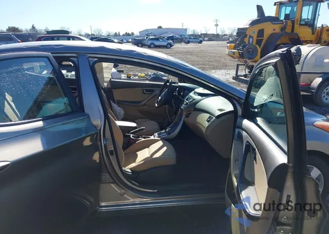 2013 Hyundai Elantra Gls z USA, uszkodzony, nr VIN 5NPDH4AE4DH392775